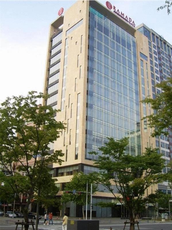 Ramada Plaza By Wyndham Gwangju Hotel Gwangju Metropolitan City Exterior photo